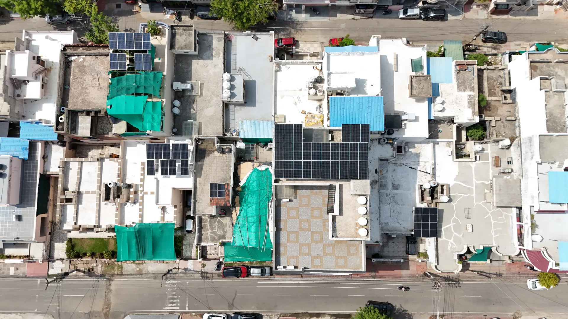 Large residential rooftop solar array